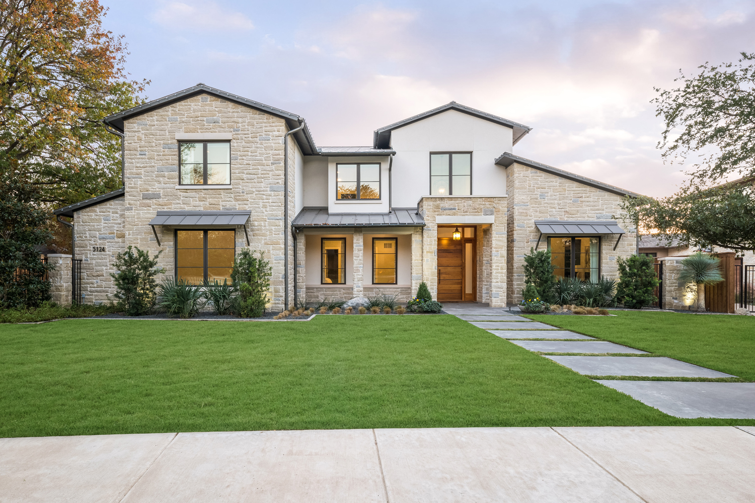 exterior of 5124 seascape ln