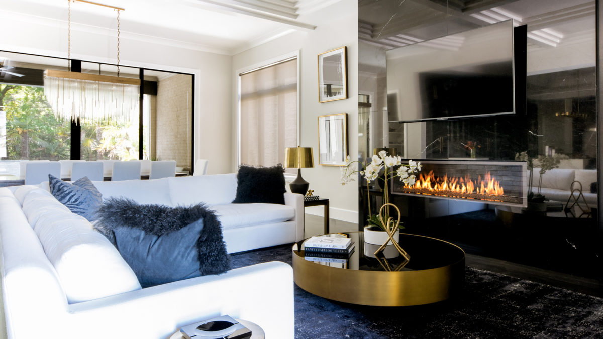 living room of 32 devonston pl at the lawn at glen abbey